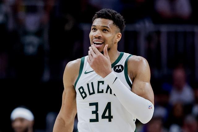 张兆鑫4回合被TKO 第二次挑战世界金腰带失败